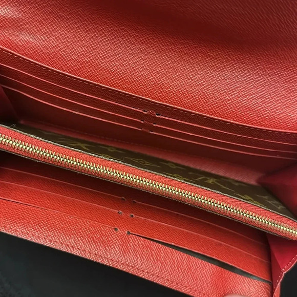 Louis Vuitton - Picture 9 of 13